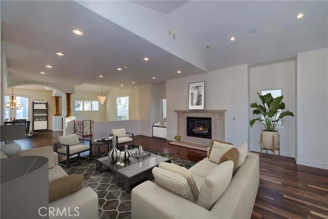 607 Guadalupe Avenue, Redondo Beach, California 90277, 4 Bedrooms Bedrooms, ,4 BathroomsBathrooms,Residential,Sold,Guadalupe,PV18043170