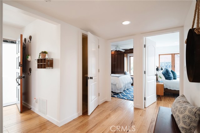 225 1st Street, Manhattan Beach, California 90266, 3 Bedrooms Bedrooms, ,Residential,Sold,1st,SB20187308