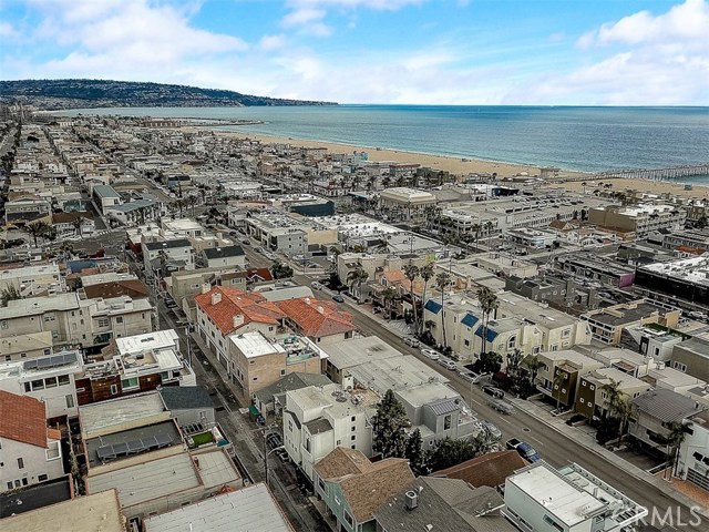 1401 Manhattan Avenue, Hermosa Beach, California 90254, 4 Bedrooms Bedrooms, ,3 BathroomsBathrooms,Residential,Sold,Manhattan,SB19160041