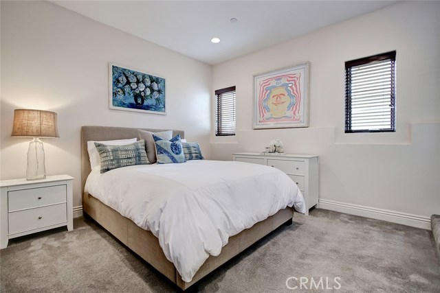 320 33rd Place, Manhattan Beach, California 90266, 3 Bedrooms Bedrooms, ,3 BathroomsBathrooms,Residential,Sold,33rd,SB21043576