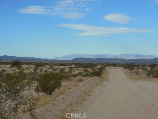 Detail Gallery Image 6 of 7 For 104 Diamond Bar Dr, Twentynine Palms,  CA 92277 - – Beds | – Baths