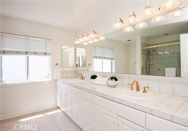 1420 Pine Avenue, Manhattan Beach, California 90266, 4 Bedrooms Bedrooms, ,2 BathroomsBathrooms,Residential,Sold,Pine,SB20094323