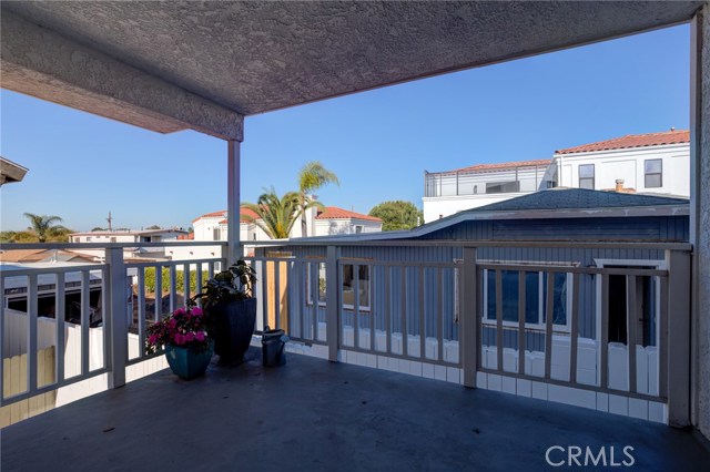 111 Lucia Avenue, Redondo Beach, California 90277, 3 Bedrooms Bedrooms, ,2 BathroomsBathrooms,Residential,Sold,Lucia,PV20254689