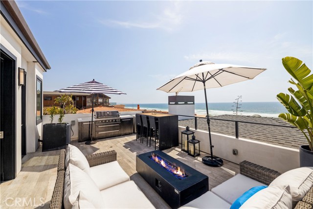 3808 The Strand Drive, Manhattan Beach, California 90266, 4 Bedrooms Bedrooms, ,5 BathroomsBathrooms,Residential,Sold,The Strand,SB21084659