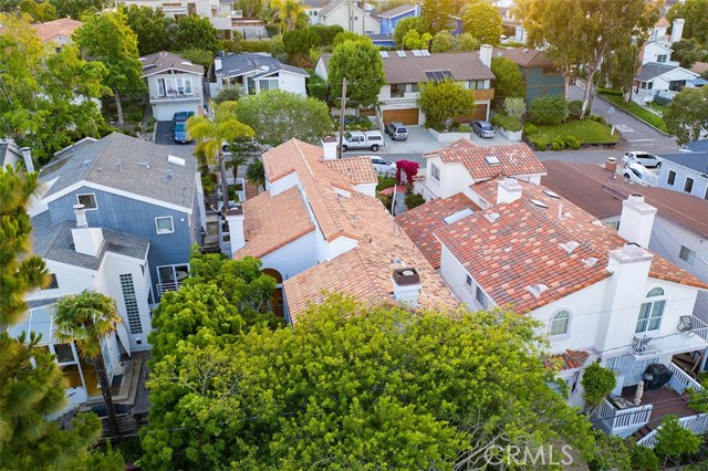 2708 Laurel Avenue, Manhattan Beach, California 90266, 3 Bedrooms Bedrooms, ,3 BathroomsBathrooms,Residential,Sold,Laurel,SB19150797