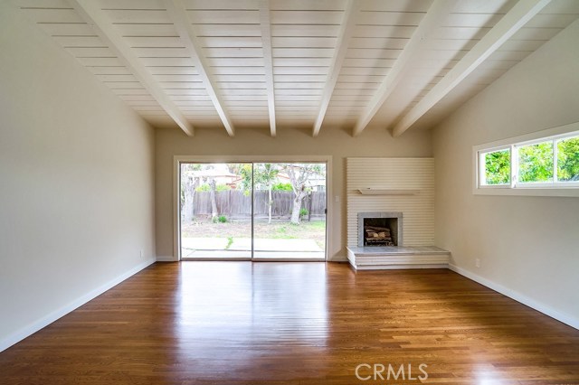 Living room with Fireplace