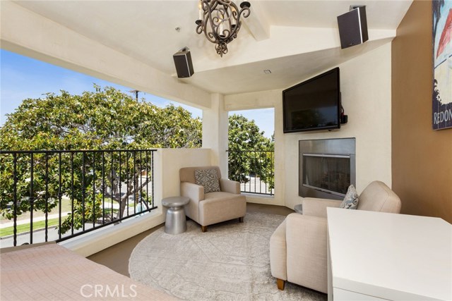 202 Irena Avenue, Redondo Beach, California 90277, 4 Bedrooms Bedrooms, ,3 BathroomsBathrooms,Residential,Sold,Irena,OC18171138