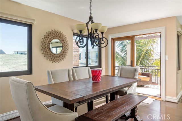 437 27th Street, Manhattan Beach, California 90266, 4 Bedrooms Bedrooms, ,3 BathroomsBathrooms,Residential,Sold,27th,SB21036239