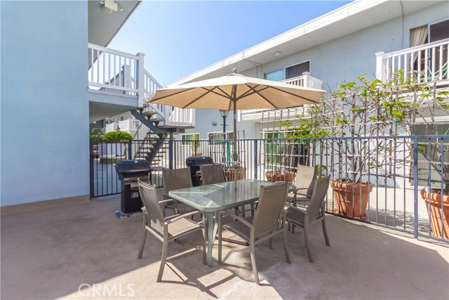 2411 Prospect Avenue, Hermosa Beach, California 90254, 2 Bedrooms Bedrooms, ,1 BathroomBathrooms,Residential,Sold,Prospect,SB17206001