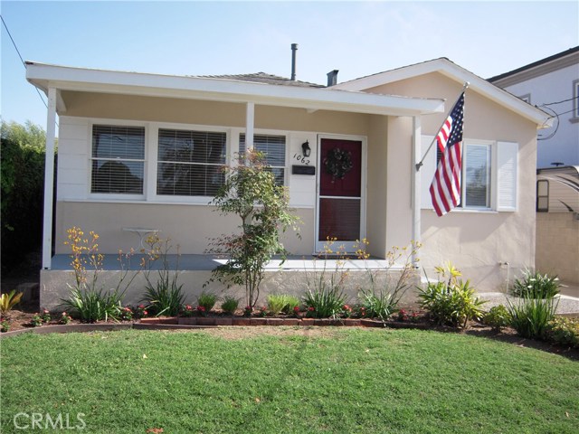 1062 Avenue C, Redondo Beach, California 90277, 2 Bedrooms Bedrooms, ,1 BathroomBathrooms,Residential,Sold,Avenue C,SB20138580