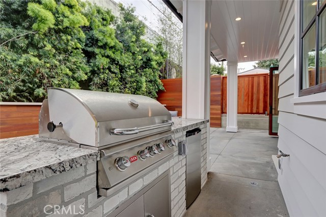 1716 Oak Avenue, Manhattan Beach, California 90266, 5 Bedrooms Bedrooms, ,5 BathroomsBathrooms,Residential,Sold,Oak,SB19008718