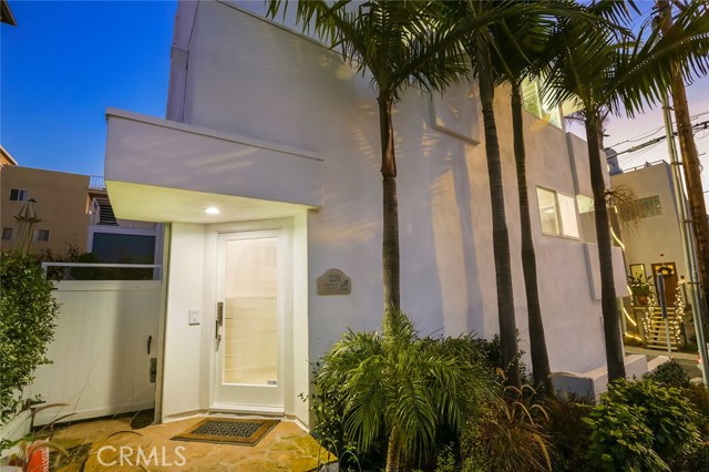 220 4th Street, Hermosa Beach, California 90254, 3 Bedrooms Bedrooms, ,4 BathroomsBathrooms,Residential,Sold,4th,PW18290182