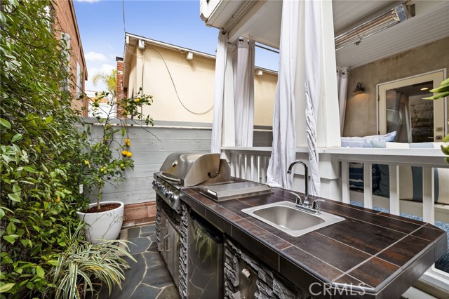 817 Valley Drive, Manhattan Beach, California 90266, 3 Bedrooms Bedrooms, ,2 BathroomsBathrooms,Residential,Sold,Valley,SB21017853