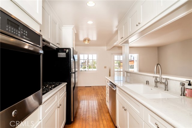 1747 Dixon Street, Redondo Beach, California 90278, 4 Bedrooms Bedrooms, ,1 BathroomBathrooms,Residential,Sold,Dixon,SB20019843