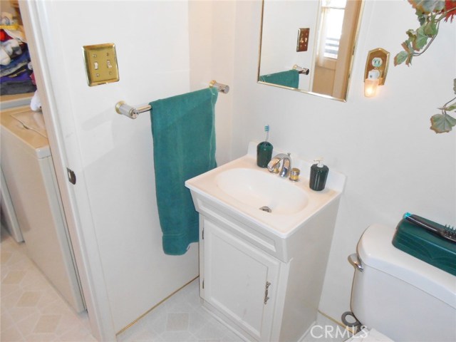 Another clean View of Vanity...No need to fight for Bathrooms when you have Two of Them.