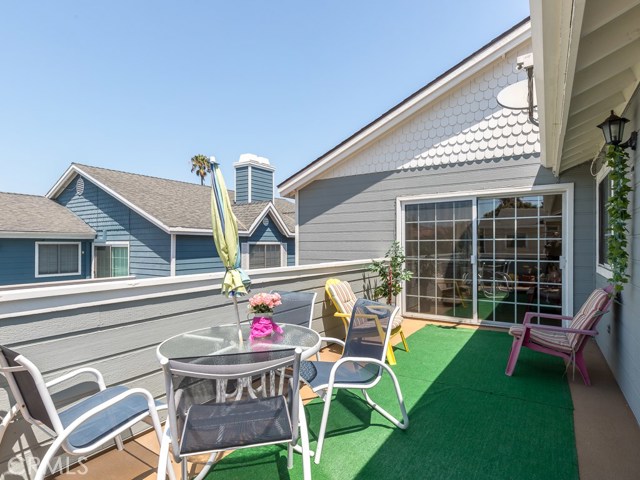 1835 Rockefeller Lane, Redondo Beach, California 90278, 3 Bedrooms Bedrooms, ,2 BathroomsBathrooms,Residential,Sold,Rockefeller,SB18189951