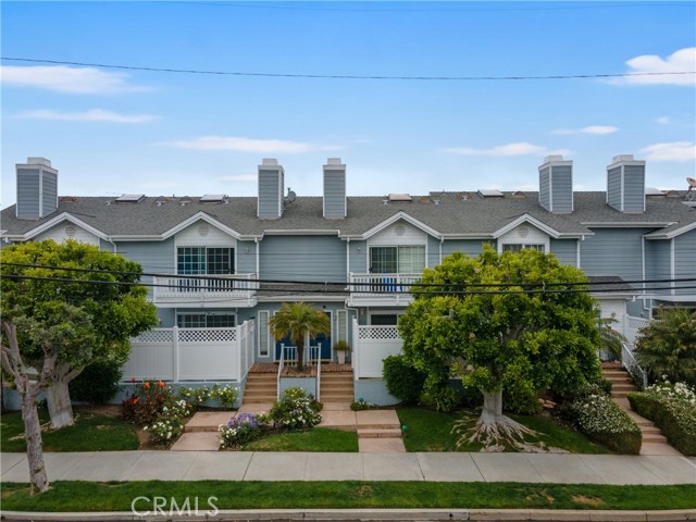 319 Emerald Street, Redondo Beach, California 90277, 2 Bedrooms Bedrooms, ,2 BathroomsBathrooms,Residential,Sold,Emerald,SB21122333
