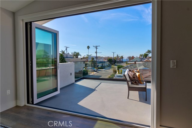 1401 Corona Street, Hermosa Beach, California 90254, 4 Bedrooms Bedrooms, ,3 BathroomsBathrooms,Residential,Sold,Corona,SB20015755