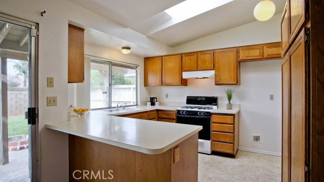 Clean and bright Kitchen.