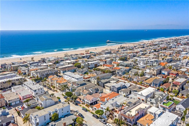 Just a Few Short Blocks to the Beach!