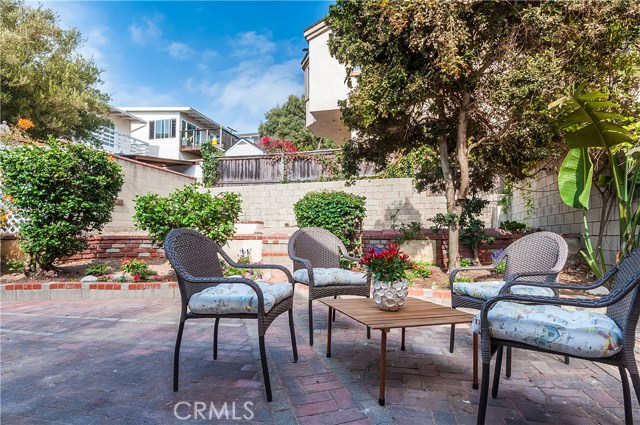 1208 Ardmore Avenue, Manhattan Beach, California 90266, 2 Bedrooms Bedrooms, ,1 BathroomBathrooms,Residential,Sold,Ardmore,SB20205750