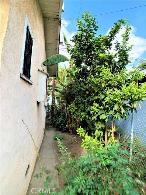 1 Bed Home for Sale in Compton, California