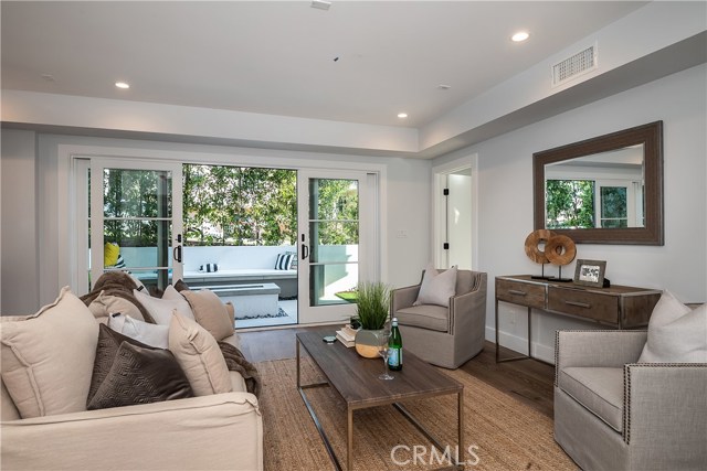 913 5th Street, Hermosa Beach, California 90254, 4 Bedrooms Bedrooms, ,3 BathroomsBathrooms,Residential,Sold,5th,SB19171700