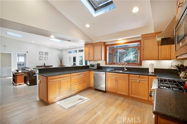 26816 Grayslake Road, Rancho Palos Verdes, California 90275, 4 Bedrooms Bedrooms, ,2 BathroomsBathrooms,Residential,Sold,Grayslake,SB19113687