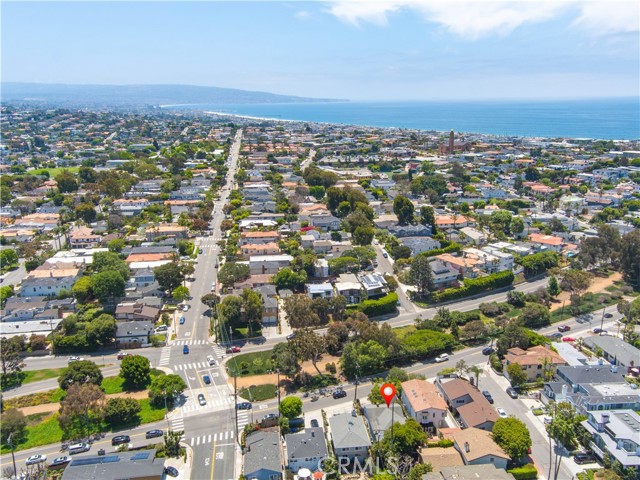 2527 Valley Drive, Manhattan Beach, California 90266, 2 Bedrooms Bedrooms, ,1 BathroomBathrooms,Residential,Sold,Valley,SB21125381