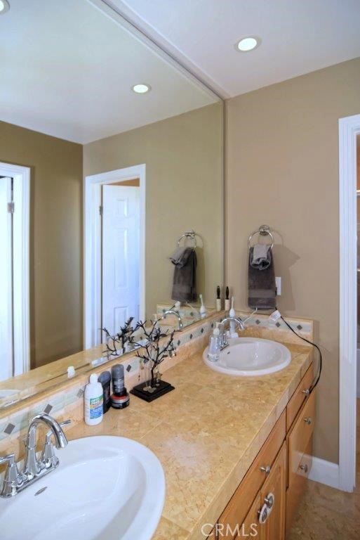 546 11th Street, Hermosa Beach, California 90254, 2 Bedrooms Bedrooms, ,3 BathroomsBathrooms,Residential,Sold,11th,SB18018596