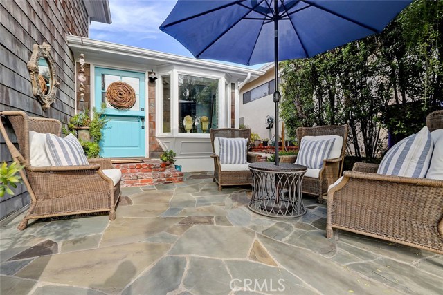 513 17th Street, Manhattan Beach, California 90266, 3 Bedrooms Bedrooms, ,3 BathroomsBathrooms,Residential,Sold,17th,SB19010894