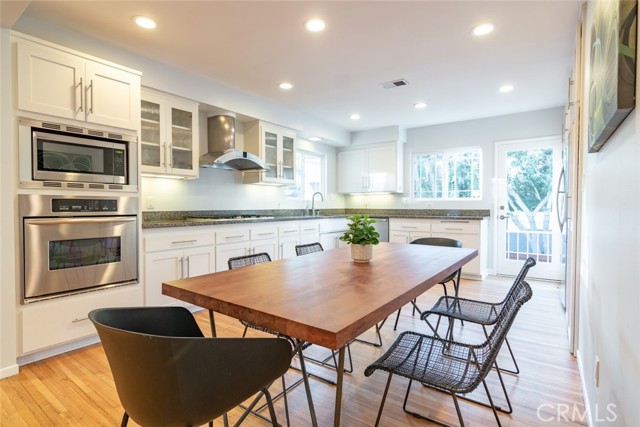 706 Serpentine Street, Redondo Beach, California 90277, 4 Bedrooms Bedrooms, ,2 BathroomsBathrooms,Residential,Sold,Serpentine,SB21039323