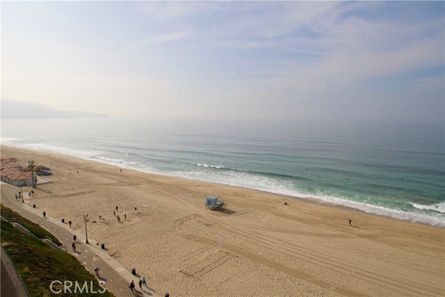 727 Esplanade, Redondo Beach, California 90277, 1 Bedroom Bedrooms, ,1 BathroomBathrooms,Residential,Sold,Esplanade,SB18295256