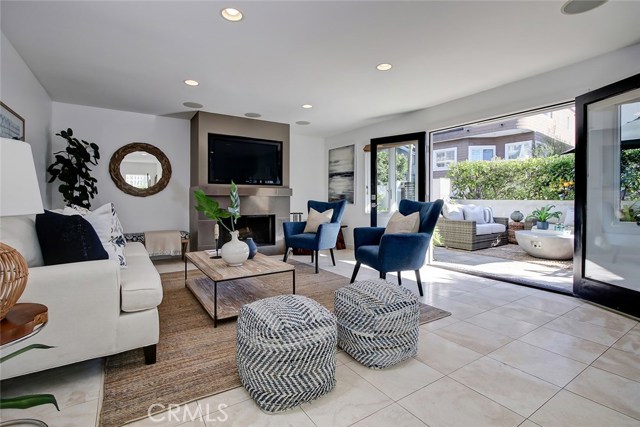 417 27th Street, Manhattan Beach, California 90266, 3 Bedrooms Bedrooms, ,1 BathroomBathrooms,Residential,Sold,27th,SB21023616