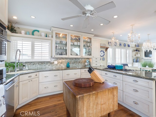 240 Monterey Boulevard, Hermosa Beach, California 90254, 3 Bedrooms Bedrooms, ,2 BathroomsBathrooms,Residential,Sold,Monterey,SB19037941