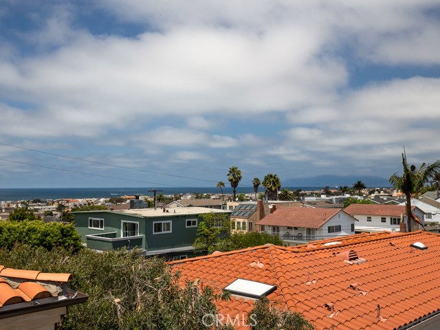 1009 4th Street, Hermosa Beach, California 90254, 4 Bedrooms Bedrooms, ,2 BathroomsBathrooms,Residential,Sold,4th,SB17172713