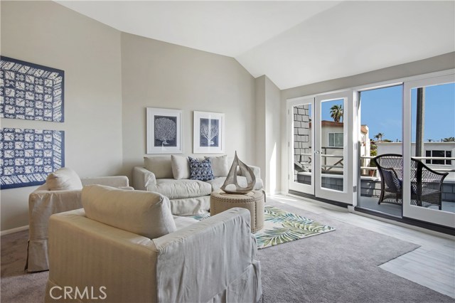 653 Manhattan Beach Boulevard, Manhattan Beach, California 90266, 2 Bedrooms Bedrooms, ,2 BathroomsBathrooms,Residential,Sold,Manhattan Beach,SB19095125