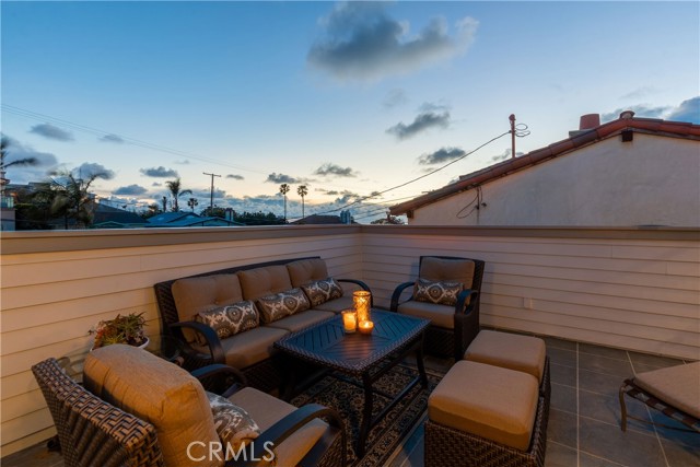 609 Ruby Street, Redondo Beach, California 90277, 5 Bedrooms Bedrooms, ,4 BathroomsBathrooms,Residential,Sold,Ruby,SB21053016
