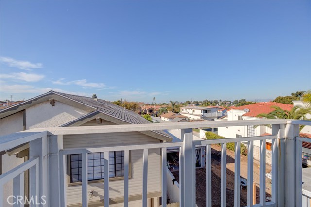 111 Lucia Avenue, Redondo Beach, California 90277, 3 Bedrooms Bedrooms, ,2 BathroomsBathrooms,Residential,Sold,Lucia,PV20254689