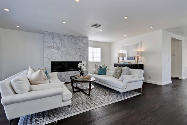 111 Lucia Avenue, Redondo Beach, California 90277, 3 Bedrooms Bedrooms, ,2 BathroomsBathrooms,Residential,Sold,Lucia,SB18257777