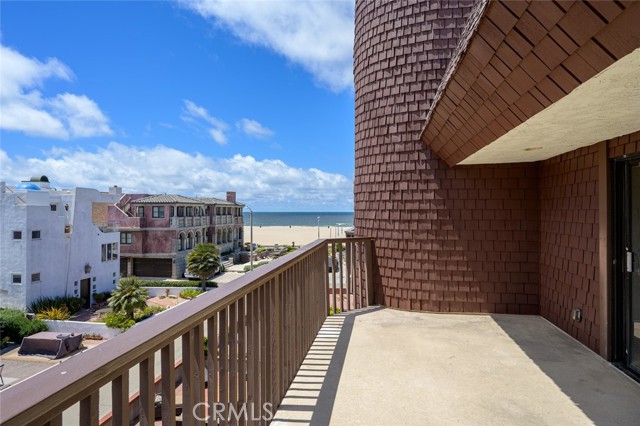 33 4th Street, Hermosa Beach, California 90254, 3 Bedrooms Bedrooms, ,Residential,Sold,4th,SB21088365