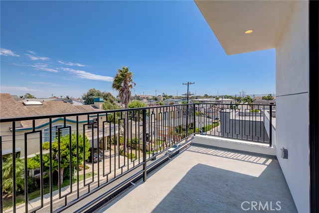 1807 Green Lane, Redondo Beach, California 90278, 5 Bedrooms Bedrooms, ,5 BathroomsBathrooms,Residential,Sold,Green,PV19214279