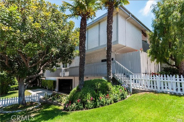 2000 Voorhees Avenue, Redondo Beach, California 90278, 2 Bedrooms Bedrooms, ,1 BathroomBathrooms,Residential,Sold,Voorhees,SB19143915