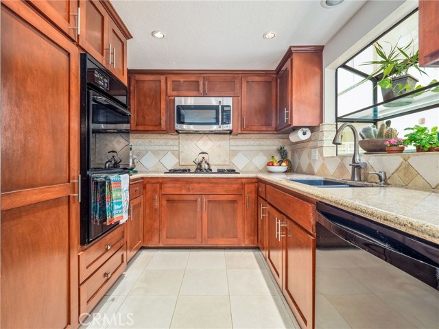 231 Irena Avenue, Redondo Beach, California 90277, 3 Bedrooms Bedrooms, ,1 BathroomBathrooms,Residential,Sold,Irena,SB20087245