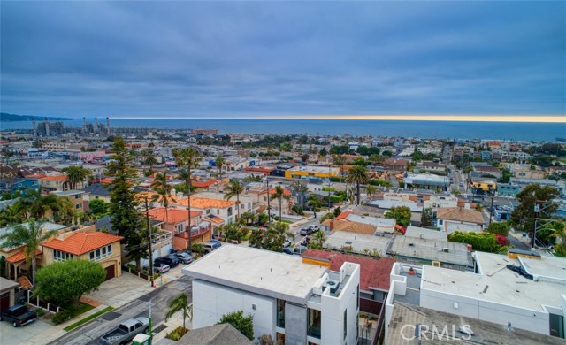 945 7th Street, Hermosa Beach, California 90254, 4 Bedrooms Bedrooms, ,3 BathroomsBathrooms,Residential,Sold,7th,SB19140226