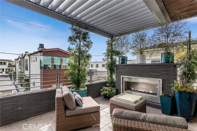 429 Marine Place, Manhattan Beach, California 90266, 4 Bedrooms Bedrooms, ,2 BathroomsBathrooms,Residential,Sold,Marine Place,SB21015394