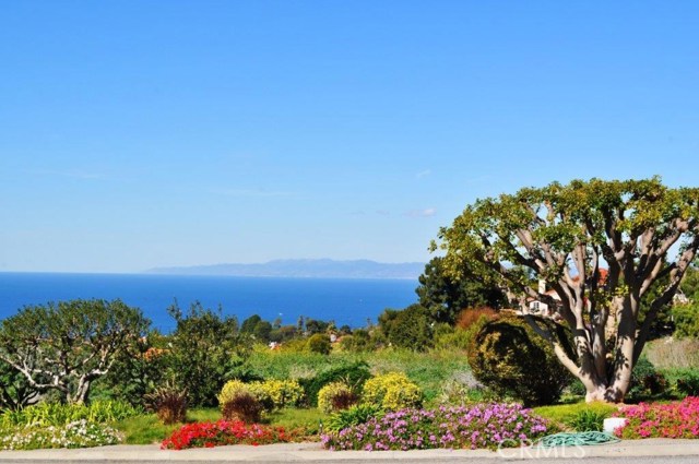 17 Ocean Crest Court, Rancho Palos Verdes, California 90275, 2 Bedrooms Bedrooms, ,1 BathroomBathrooms,Residential,Sold,Ocean Crest,PV18209312