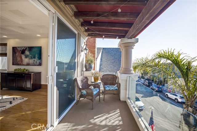 1656 Manhattan Avenue, Hermosa Beach, California 90254, 4 Bedrooms Bedrooms, ,3 BathroomsBathrooms,Residential,Sold,Manhattan,SB21001680