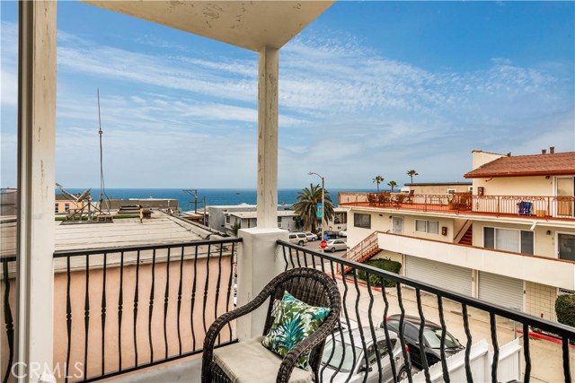 3805 Crest Drive, Manhattan Beach, California 90266, 3 Bedrooms Bedrooms, ,3 BathroomsBathrooms,Residential,Sold,Crest,SB19150131