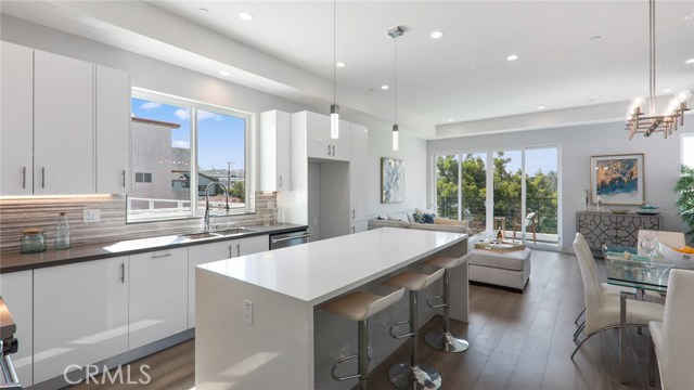 1702 Carlson Lane, Redondo Beach, California 90278, 3 Bedrooms Bedrooms, ,3 BathroomsBathrooms,Residential,Sold,Carlson,PV20186639